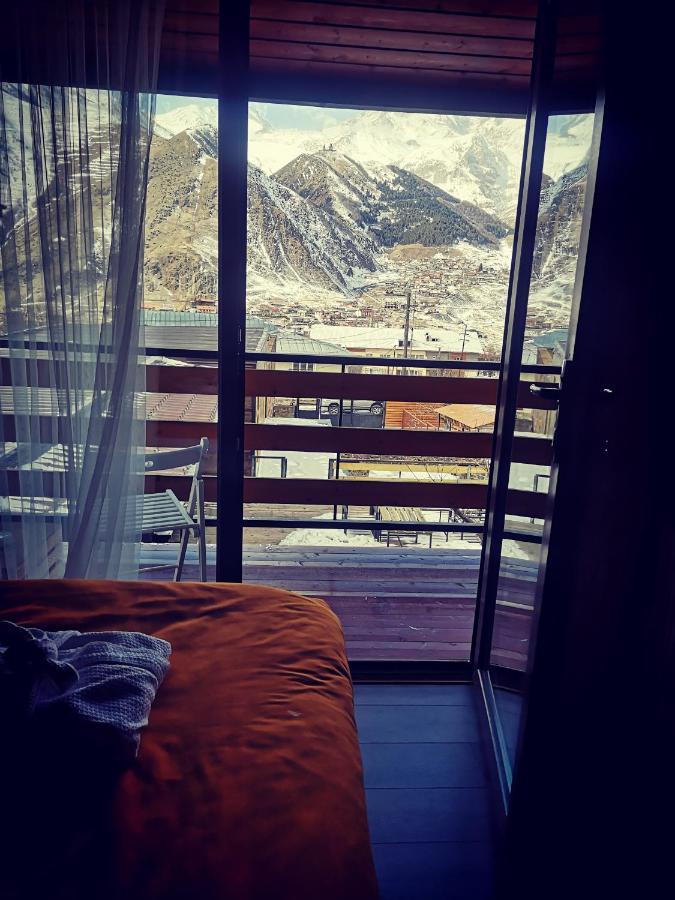 Wooden Hotel Kazbegi Екстериор снимка