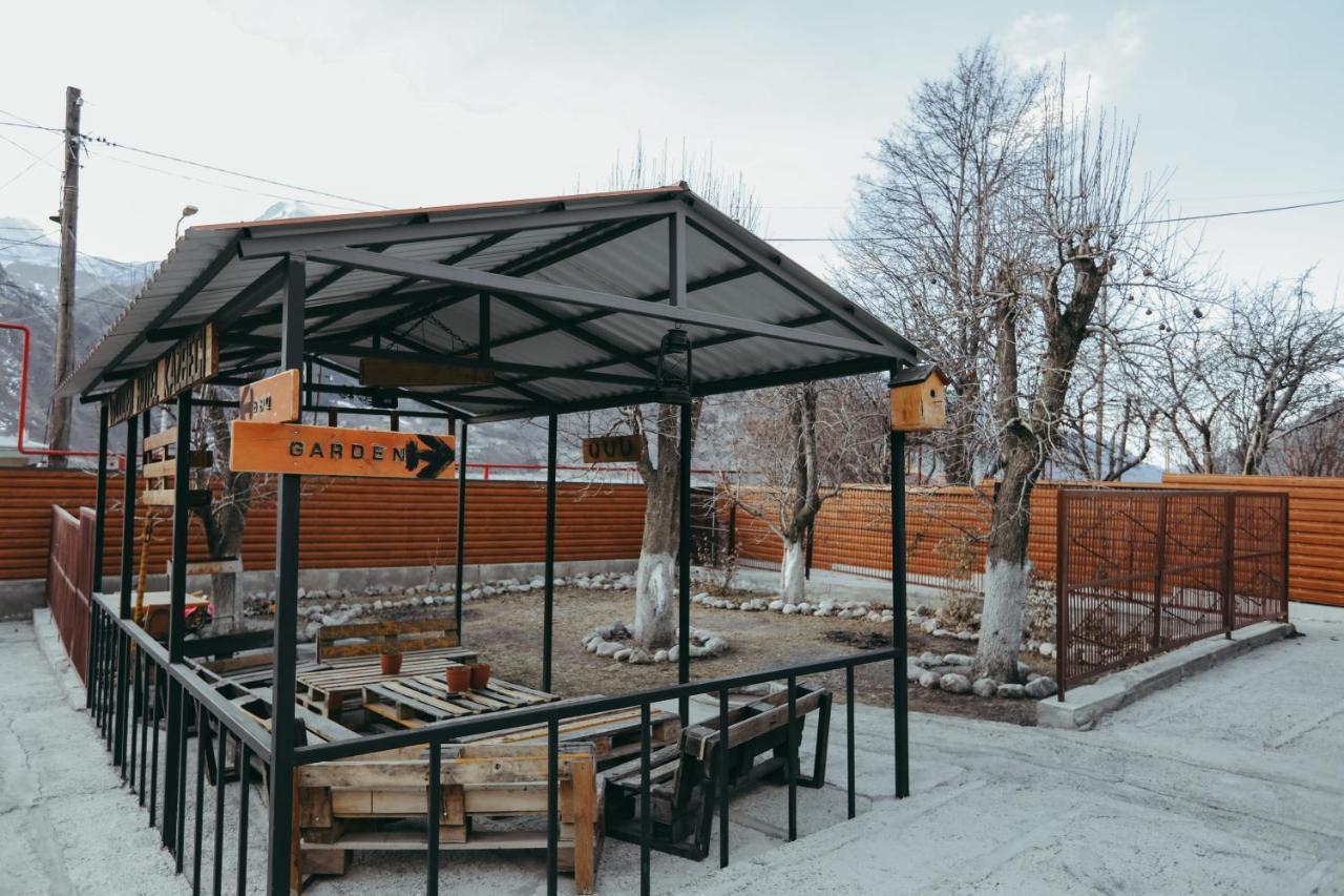 Wooden Hotel Kazbegi Екстериор снимка