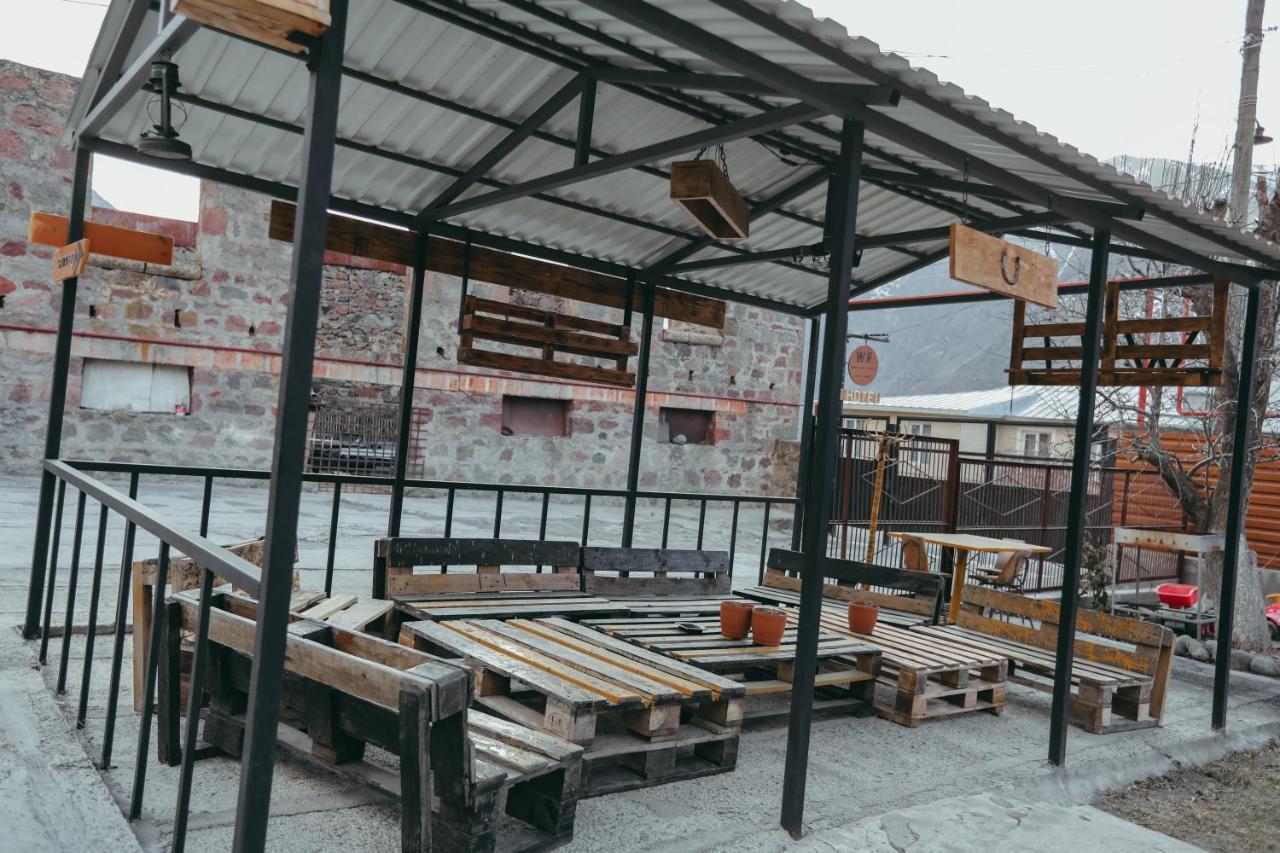 Wooden Hotel Kazbegi Екстериор снимка