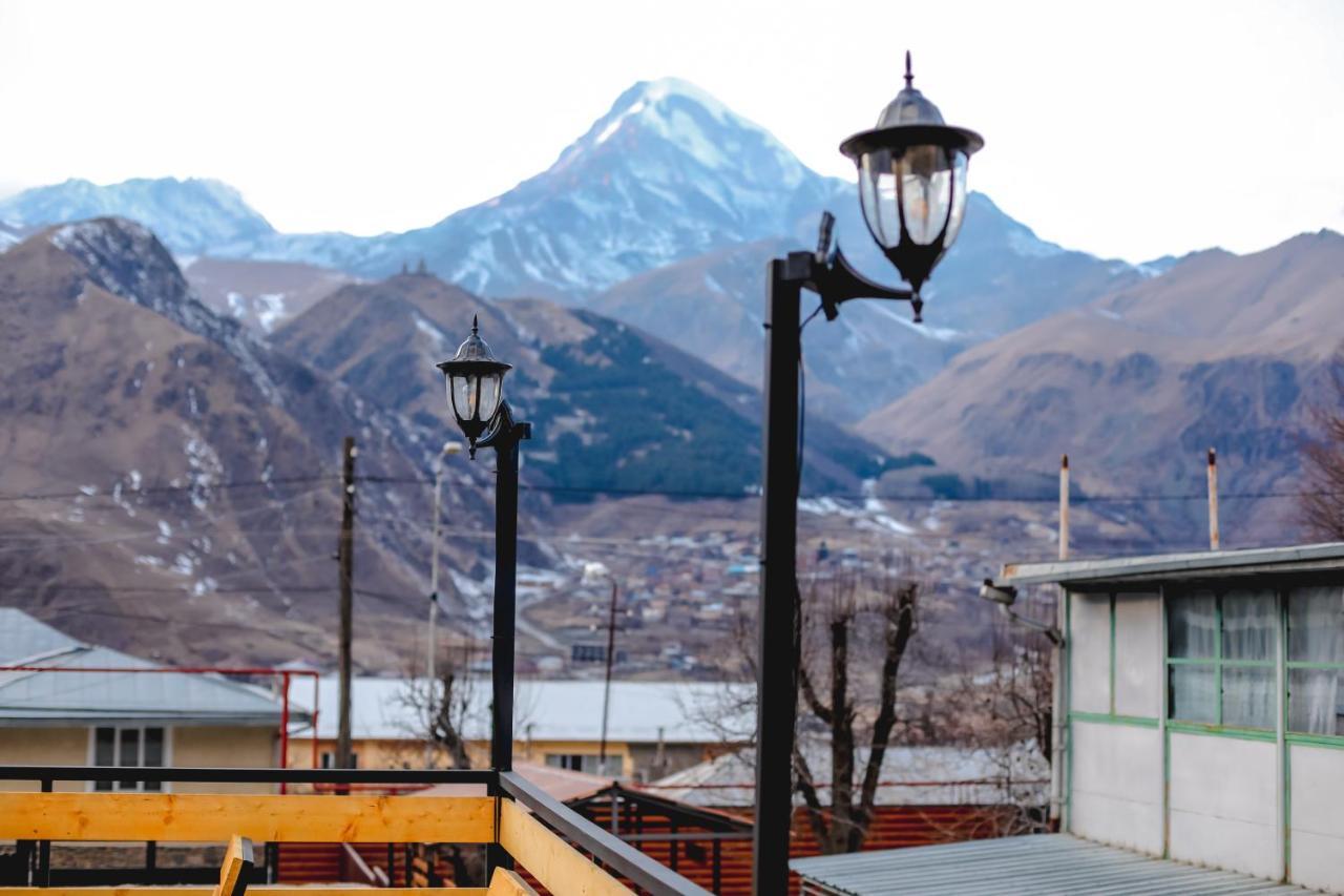 Wooden Hotel Kazbegi Екстериор снимка